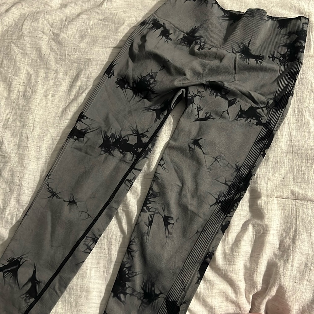 Ladies scrunch butt Large leggings